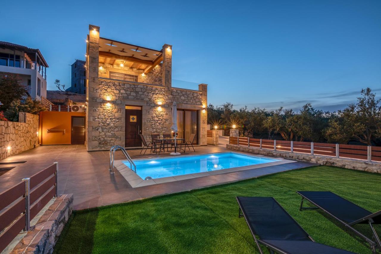 Lithina Charm With Private Pool And Sea View Kamisiana